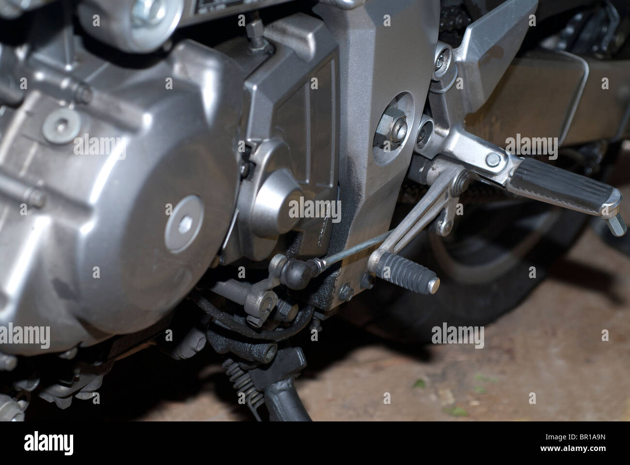 Levier de vitesse de moto Banque de photographies et d'images à haute  résolution - Alamy