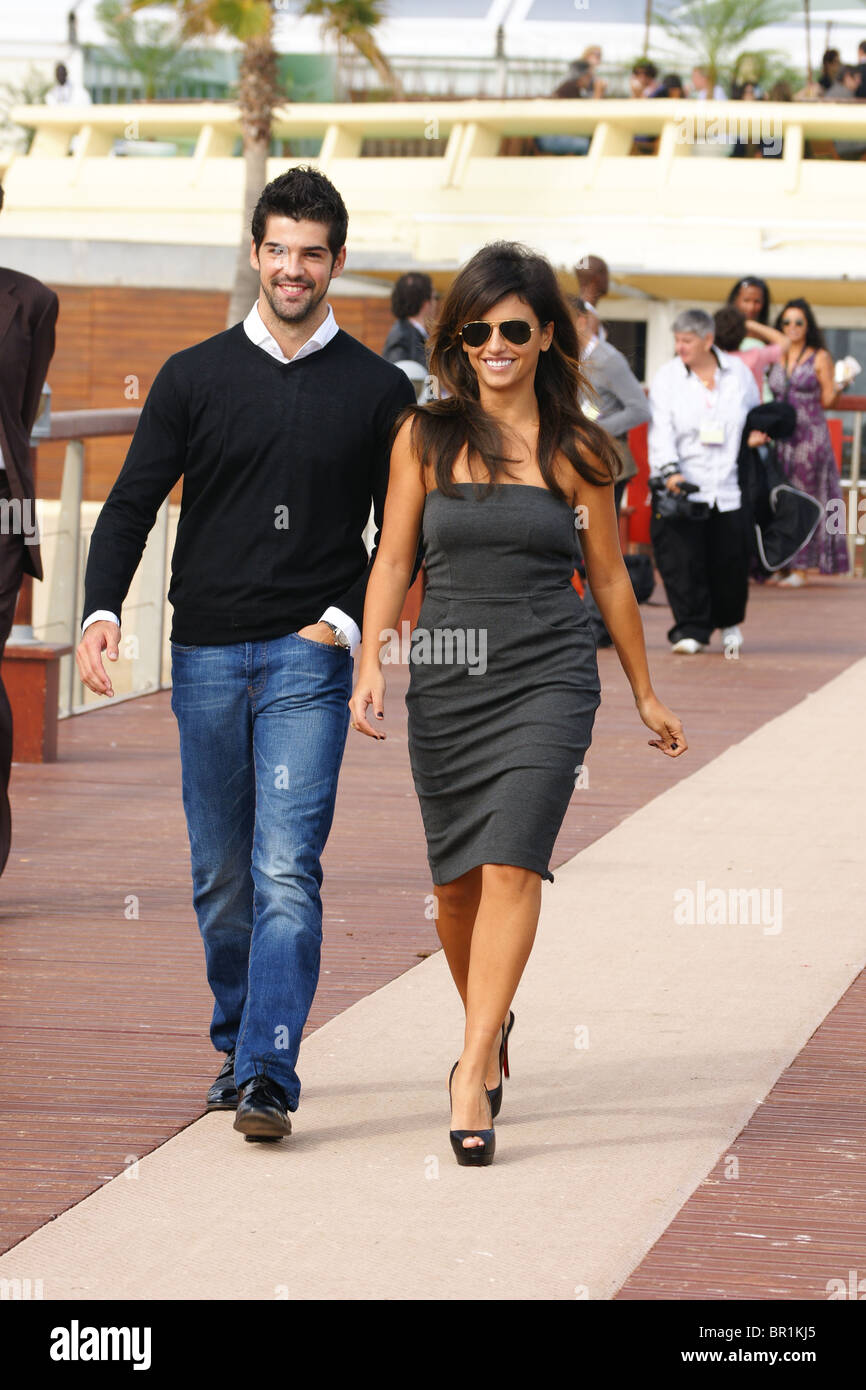 comment rencontrer monica cruz