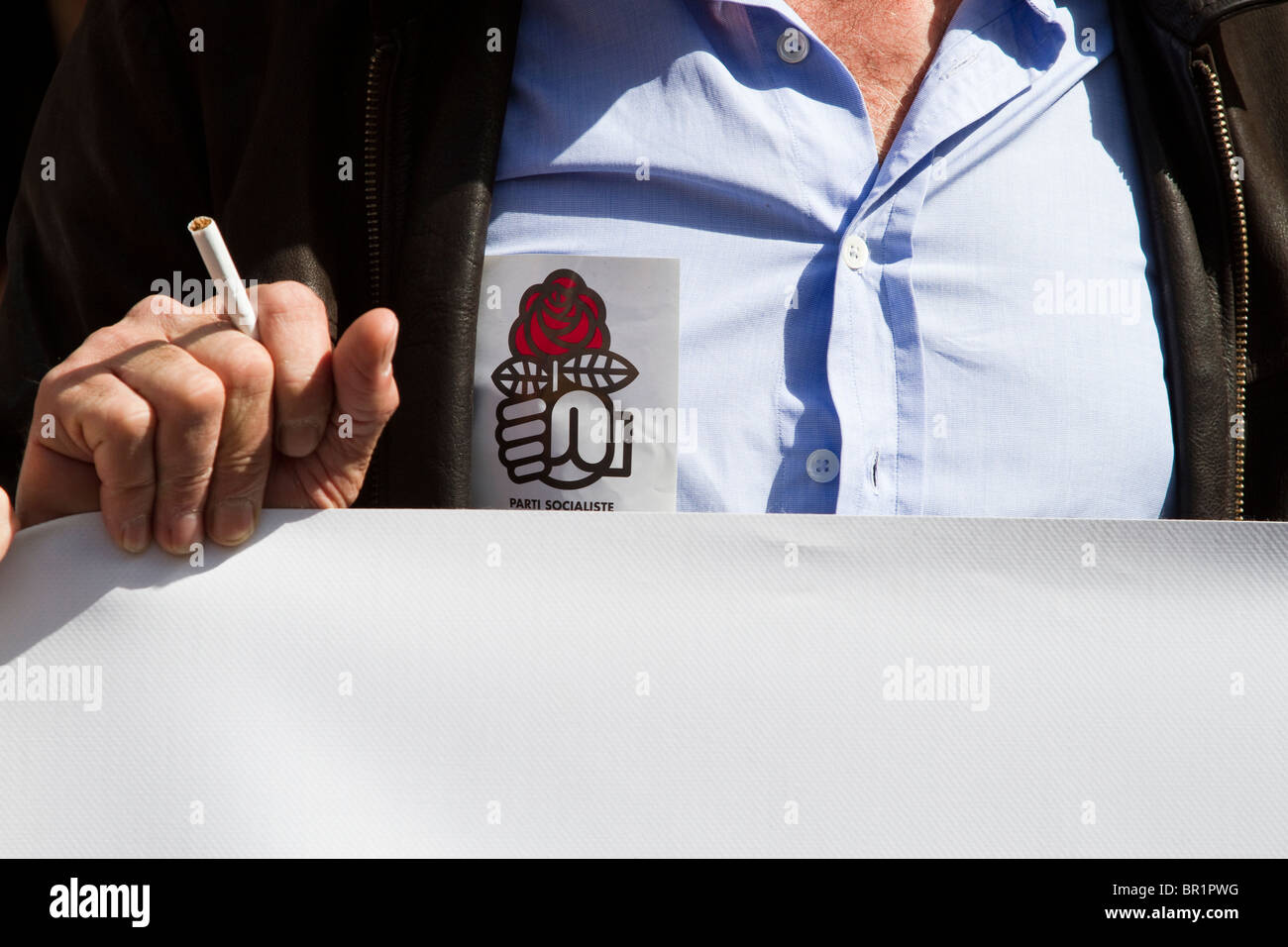 Membre du parti socialiste français, au cours de la démonstration proposée sur la réforme des retraites, Paris, France, 07/09/10 Banque D'Images