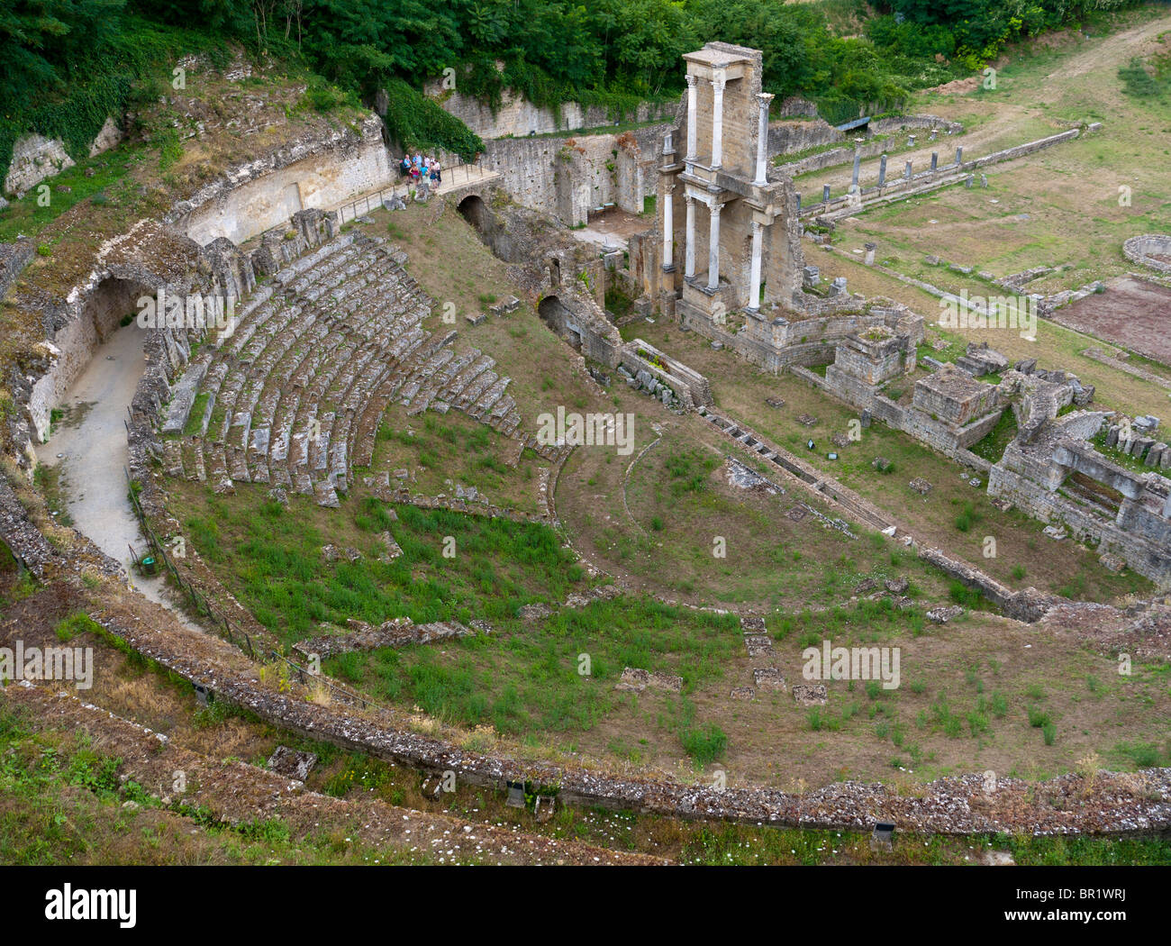 Le Teatro Romano, l'ancien théâtre romain à Volterra, Toscane, Italie, construit sous le règne de l'empereur Auguste. Banque D'Images