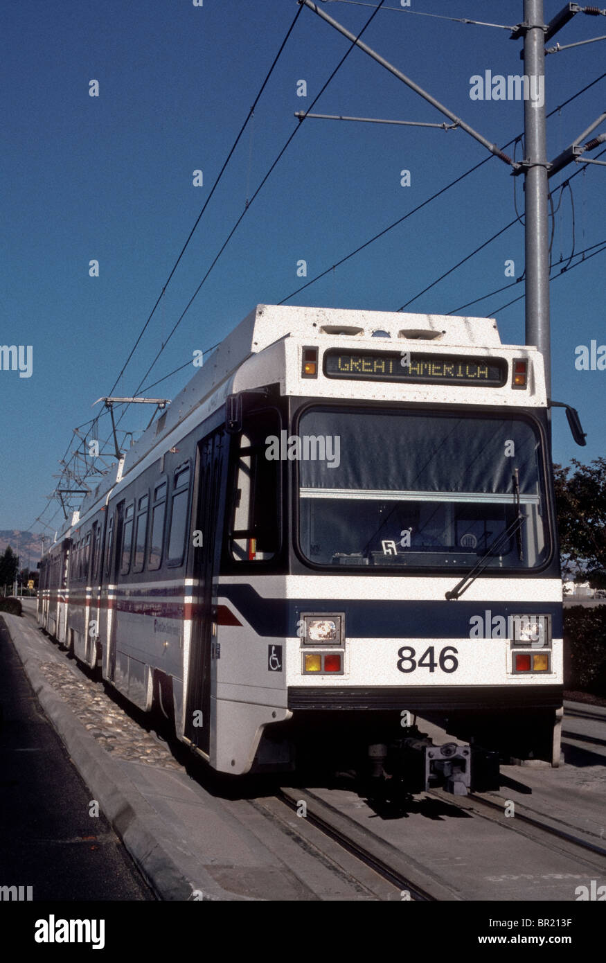 SAN JOSE - Californie, États-Unis - Light Rail transit dans la Silicon Valley., Front train on Tracks Banque D'Images