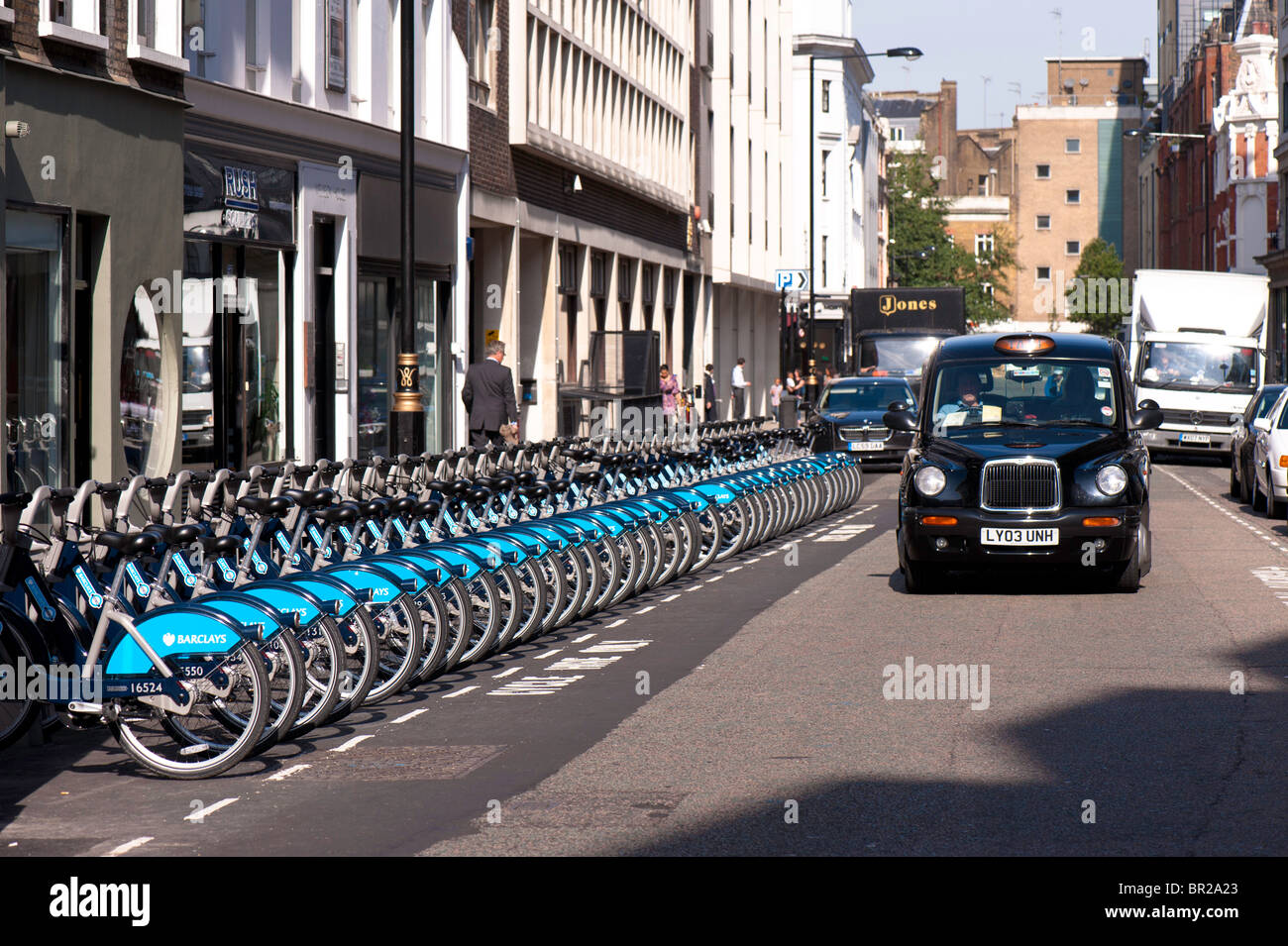 Barclays Cycle Hire Scheme projet, Wells Street, W1, Londres, Royaume-Uni Banque D'Images