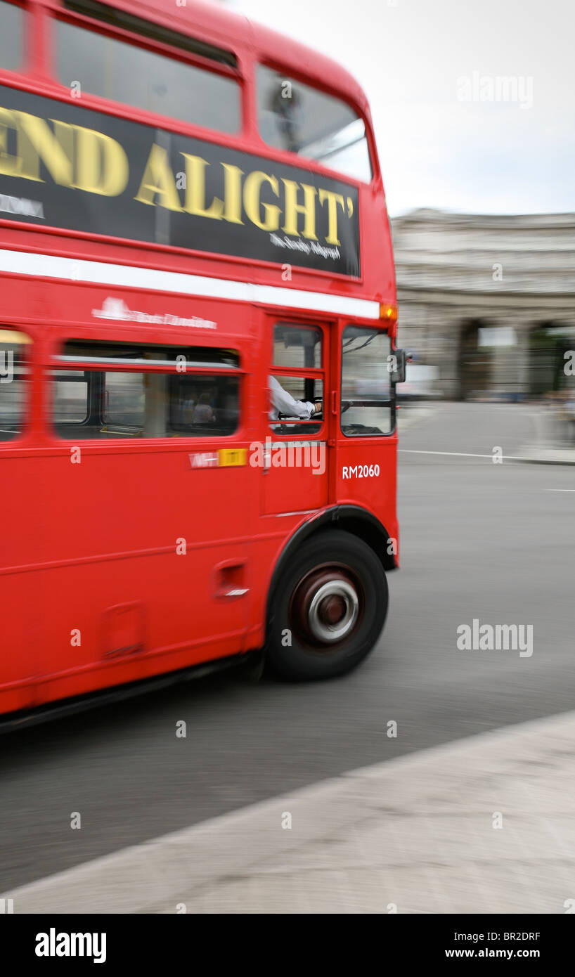 Conduite d'autobus routemaster Londres autour de Charing Cross Banque D'Images