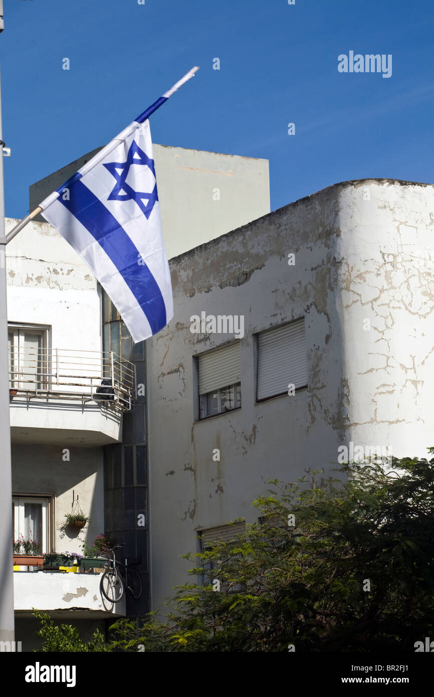Détail d'un bâtiment d'époque Art déco à Tel Aviv, Israël Banque D'Images