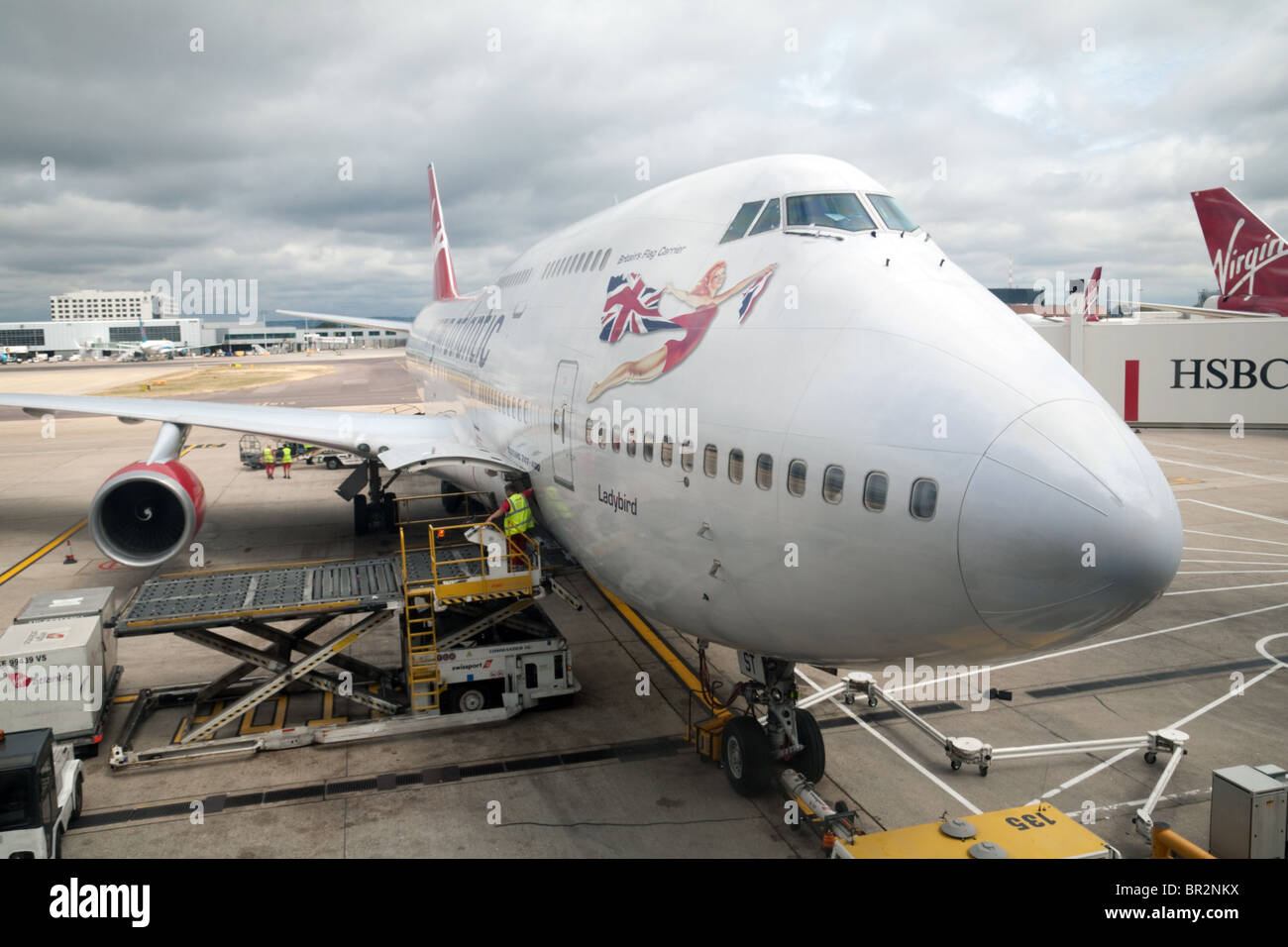 Virgin Atlantic Boeing 747 sur le tarmac de l'aéroport de Gatwick, terminal sud, UK Banque D'Images
