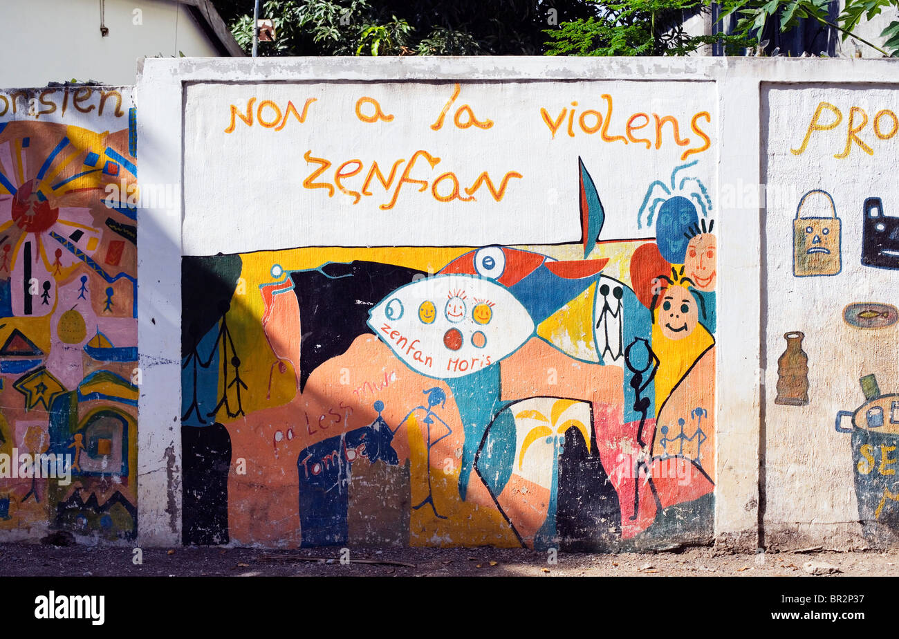 Peinture murale, des messages très sérieux en créole, Tamarin, Ile Maurice Banque D'Images