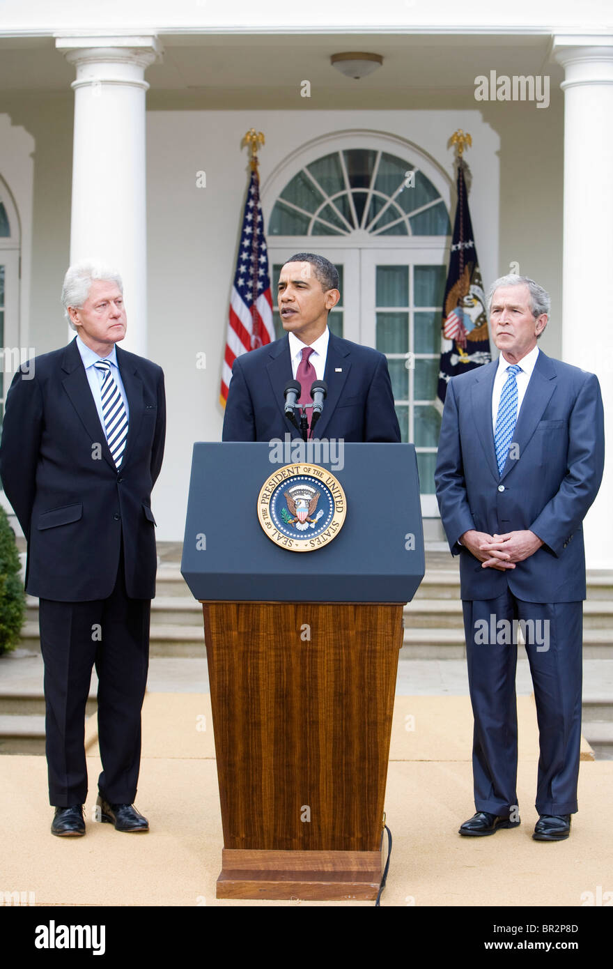 Le président Barack Obama avec les anciens présidents George Bush et Bill Clinton. Banque D'Images