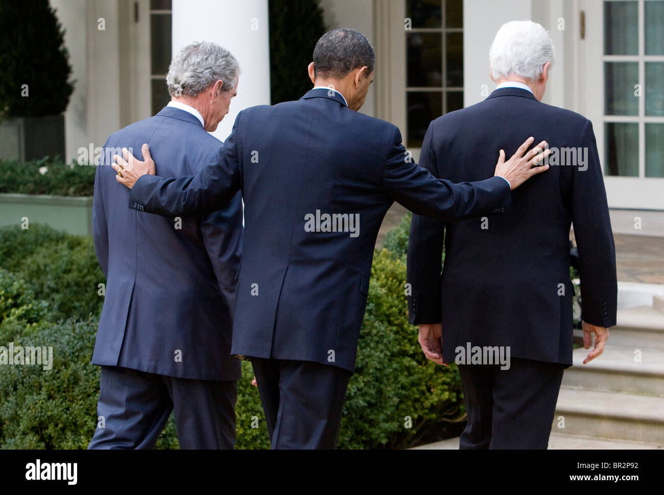 Le président Barack Obama avec les anciens présidents George Bush et Bill Clinton. Banque D'Images