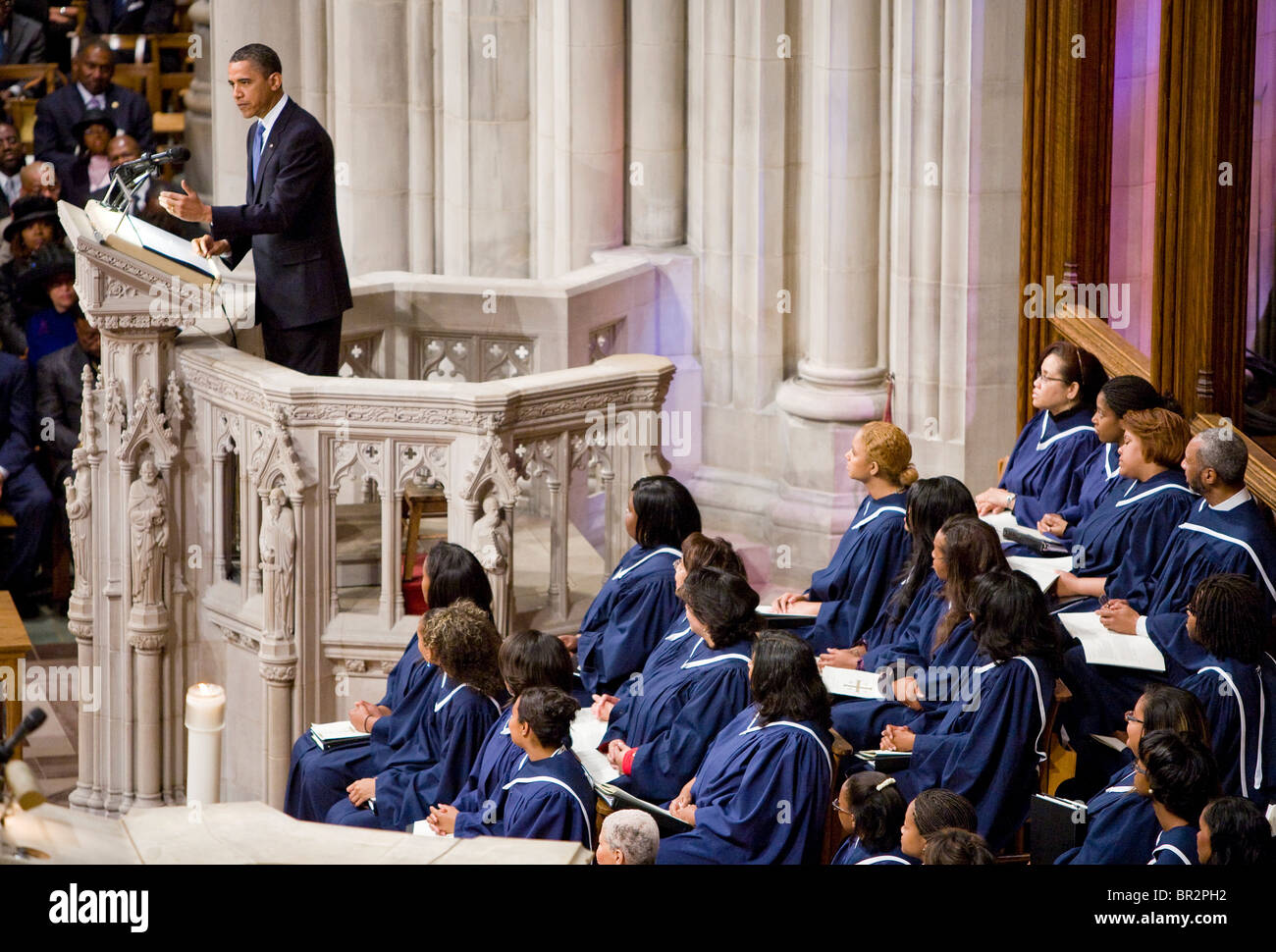 Le président Barack Obama parle pendant les funérailles de Dorothy Height. Banque D'Images