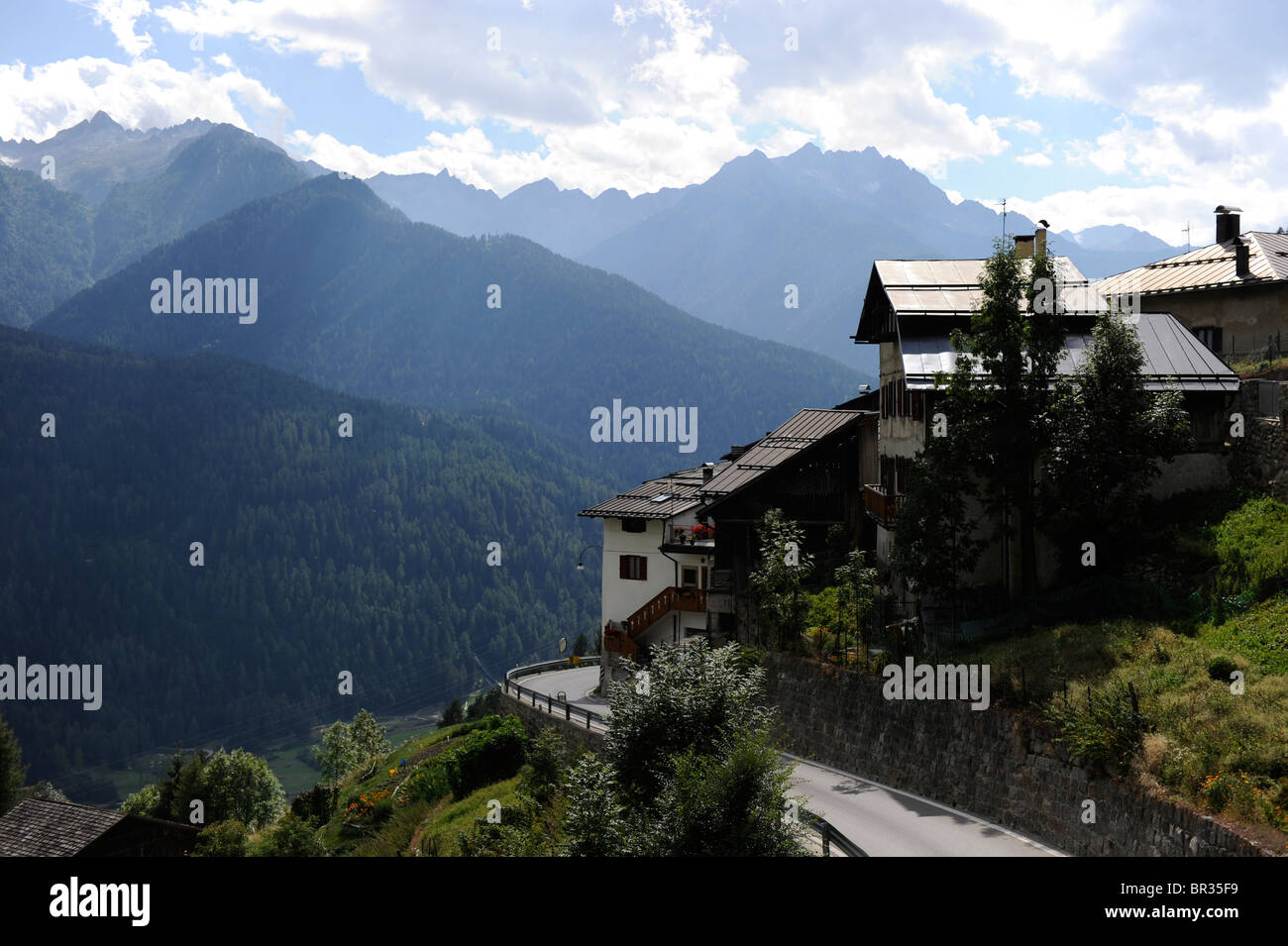 Castello village alpin dans les montagnes du Tyrol du sud. Banque D'Images