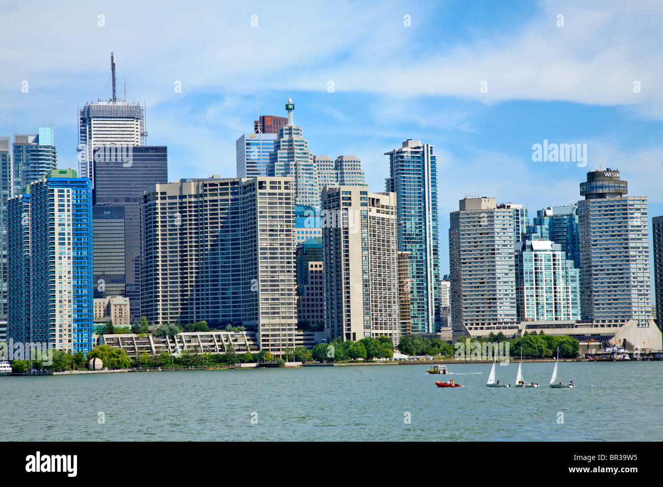 Toronto Cityscape ou toits voir à partir de l'île Centre, partie de Toronto Parks Ministère,Toronto;Ontario;Canada Banque D'Images