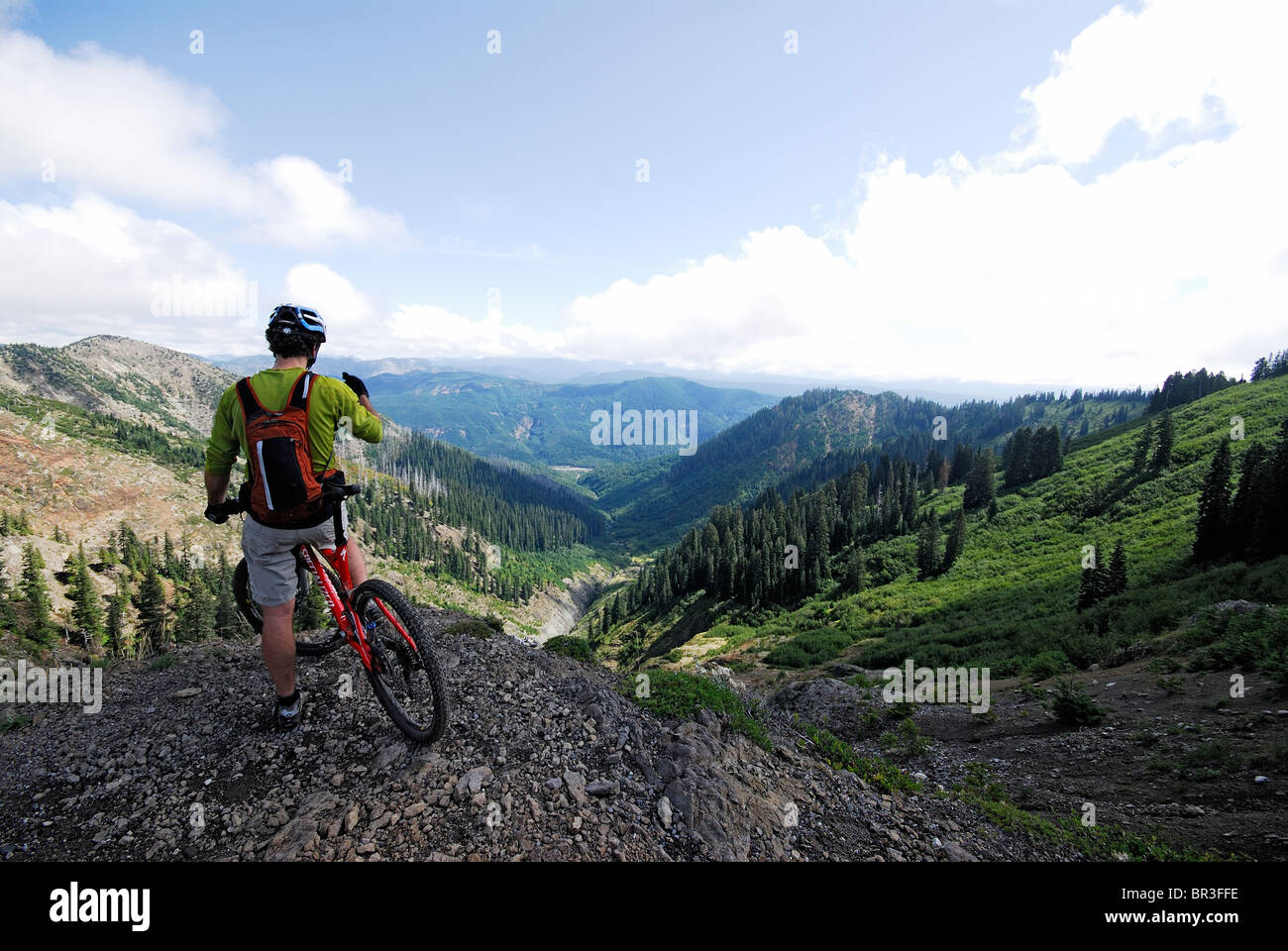 Vélo de montagne au mont. Saint Helens Monument Volcanique National Banque D'Images