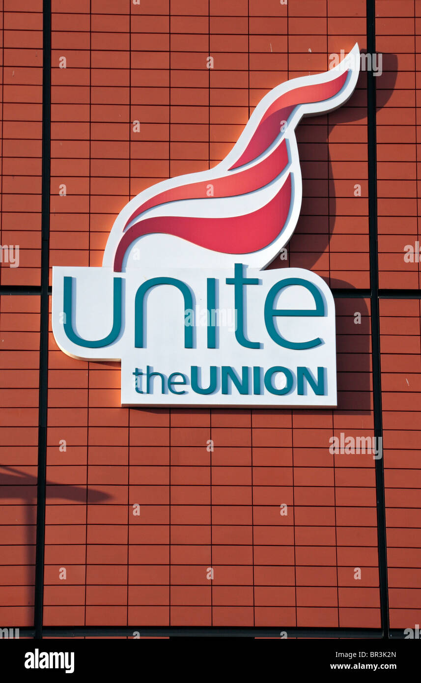 L'Unite the Union logo sur le côté de ses bureaux près de l'aéroport de Heathrow, Londres, Royaume-Uni. Banque D'Images