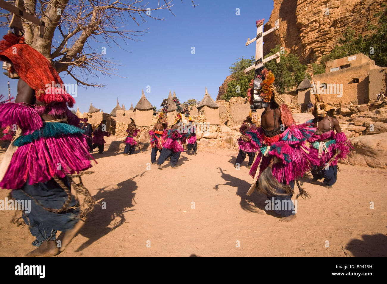 Danse des masques en Pays Dogon Village au Mali Banque D'Images