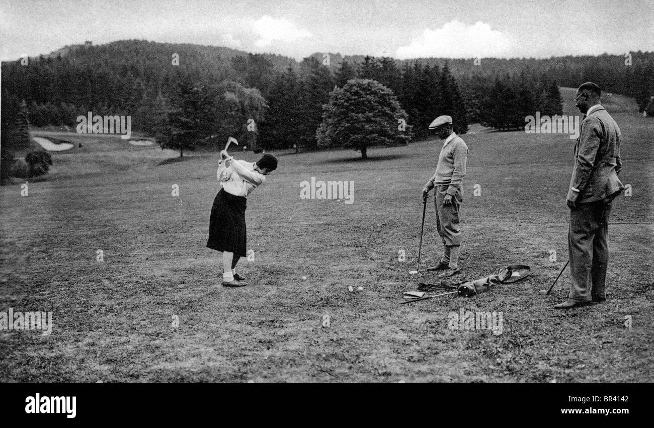 Image historique, jouer au golf, ca. 1926 Banque D'Images