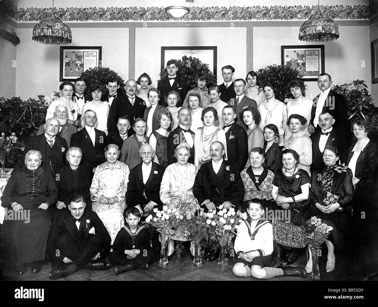 Ancienne Photo De Mariage Allemagne – Invités En Groupe, Tirage Original 1920