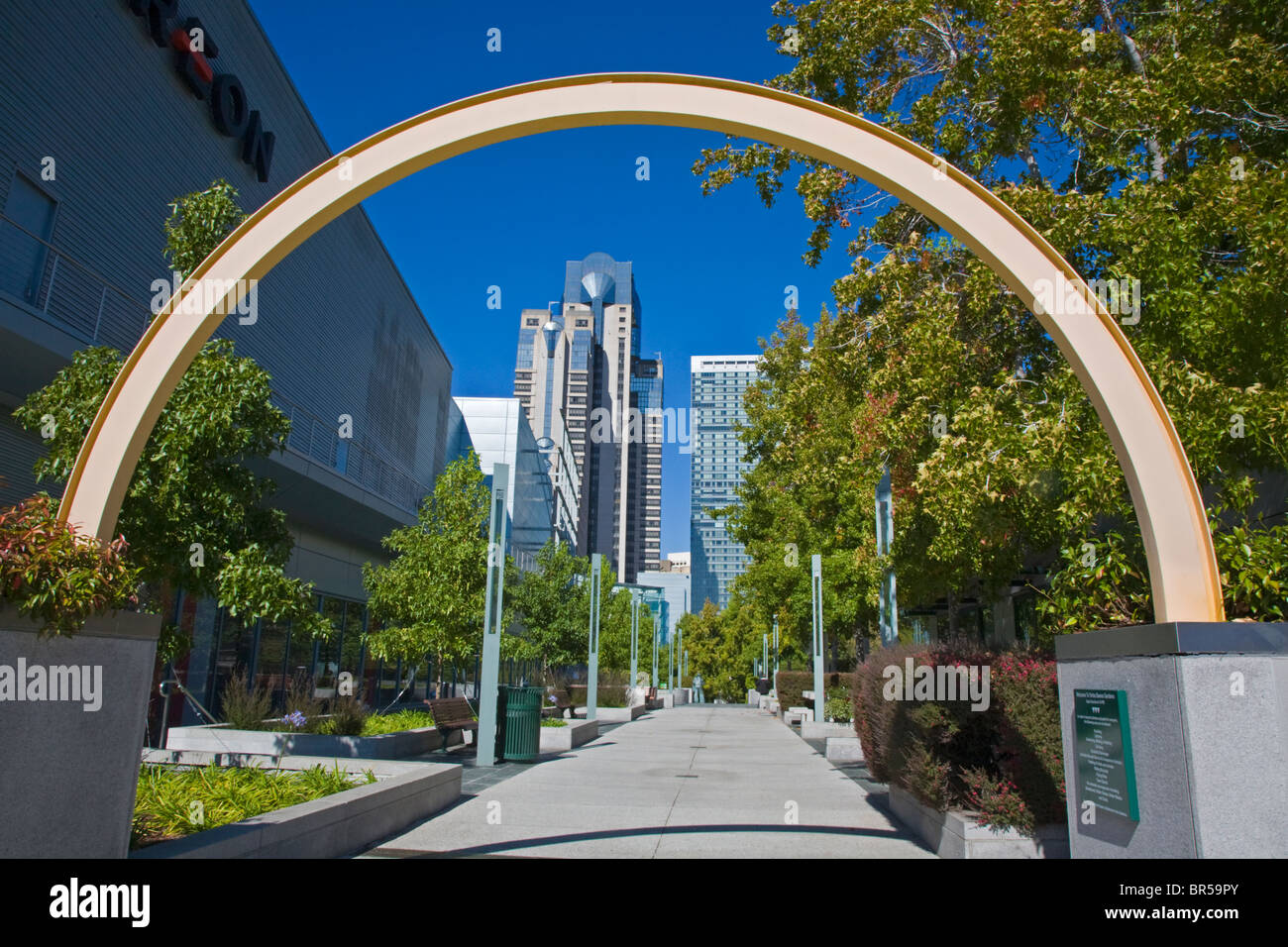 Caillebotis et le Mariott et saison quatre hôtels de la Yerba Buena CENTER - SAN FRANCISCO, CALIFORNIE Banque D'Images