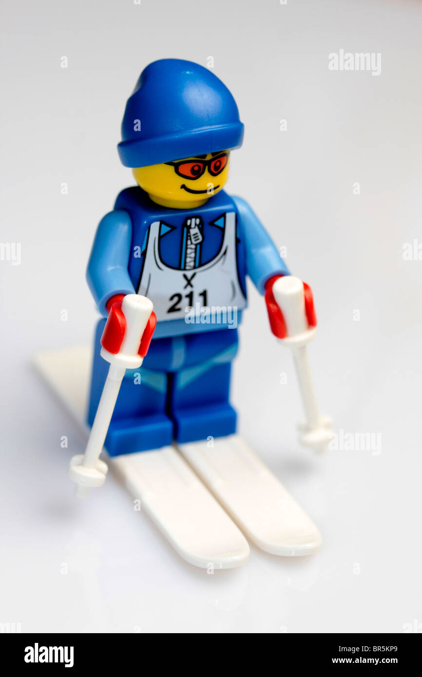 Le skieur alpin de Lego. Banque D'Images