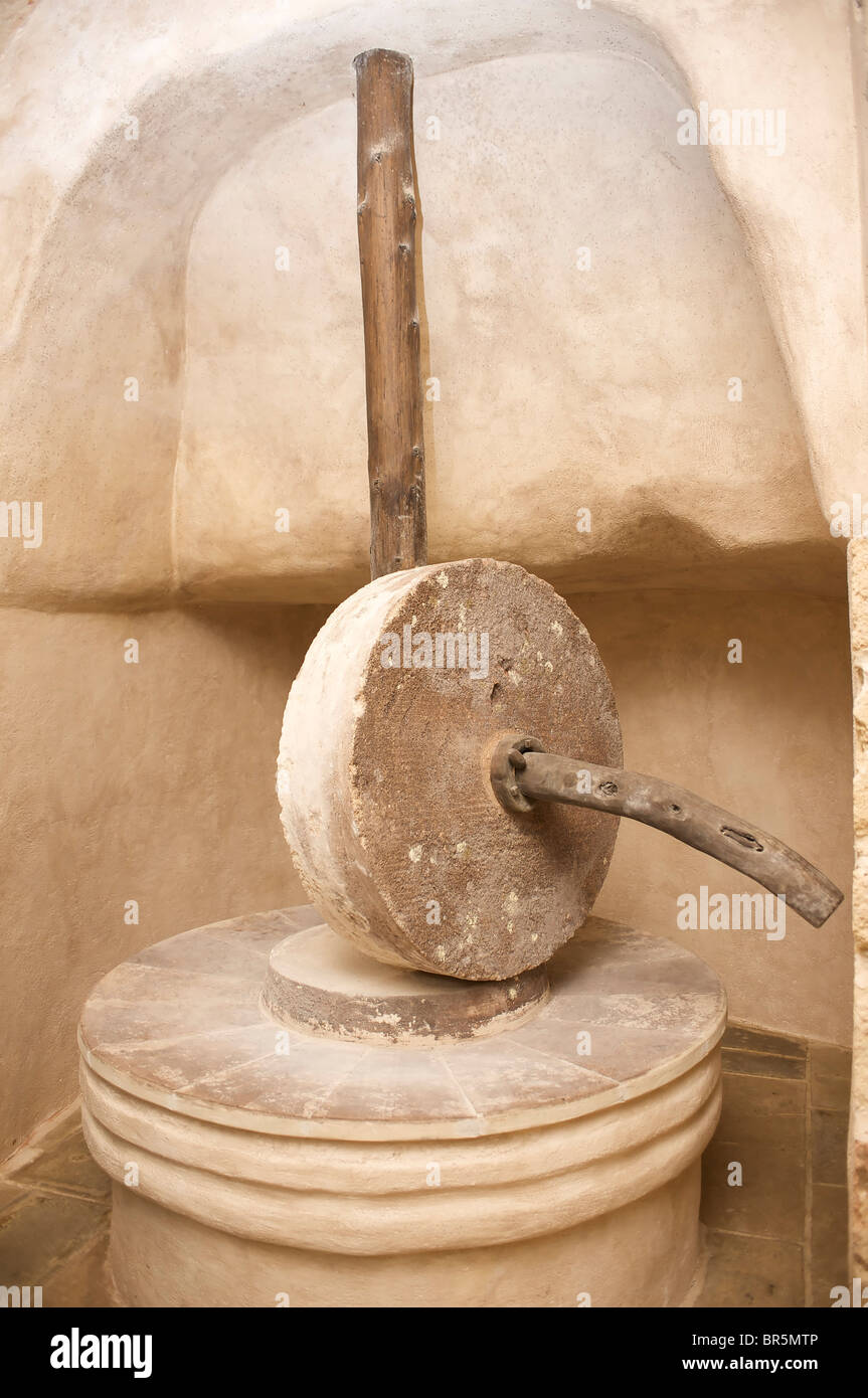 La production d'huile d'olive roue du moulin Banque D'Images