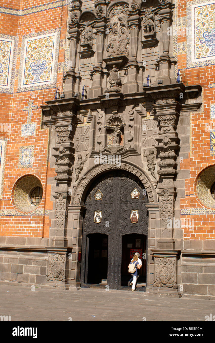 Carreaux Talavera de la façade de style baroque mexicain Templo San Francisco church dans la ville de Puebla, Mexique Banque D'Images