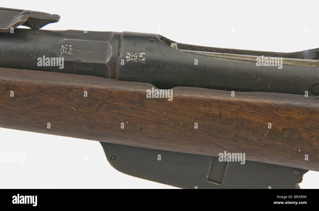 Un fusil italien Vetterli modèle 1871/87/16, calibre 6,5 Carcano, numéro de série KM3312. Fabriqué par Terni arsenal en 1889, avec sa tige de nettoyage et sa baïonnette sans scabbard. Bleuissement d'origine (80 %). Ce fusil a été modifié du calibre original (10,4 Vetterli) à la cartouche sans fumée 6,5 Carcano pour les troupes italiennes de deuxième ligne pendant la première Guerre mondiale. Historique, XIXe siècle, arme à feu, armes à feu, armes à feu, armes, armes, armes, bras, dispositif de combat, objet, objets, alambics, coupures, coupures, coupures, armes à feu, découpe, découpe, découpe, mi, Banque D'Images