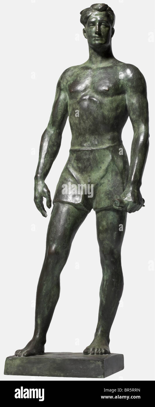Franz Nagy (1888 - 1959), le Victor Bronze avec une patine noble vert foncé. Athlète expressivement modélisé, la base a signé 'Nagy'. Hauteur 39 cm. Version bronze très rare de la figure conçue pour l'usine de porcelaine d'Allach. Franz Nagy a été directeur général de la société depuis sa création en 1935 jusqu'à la fin de la guerre en 1945. Il a conçu un certain nombre de statuettes, figurines animales et candelabra. Historique, historique, peuple, années 1930, XXe siècle, beaux-arts, art, NS, national-socialisme, nazisme, Third Reich, allemand Reich, Allemagne, National socialiste, Naz, Banque D'Images