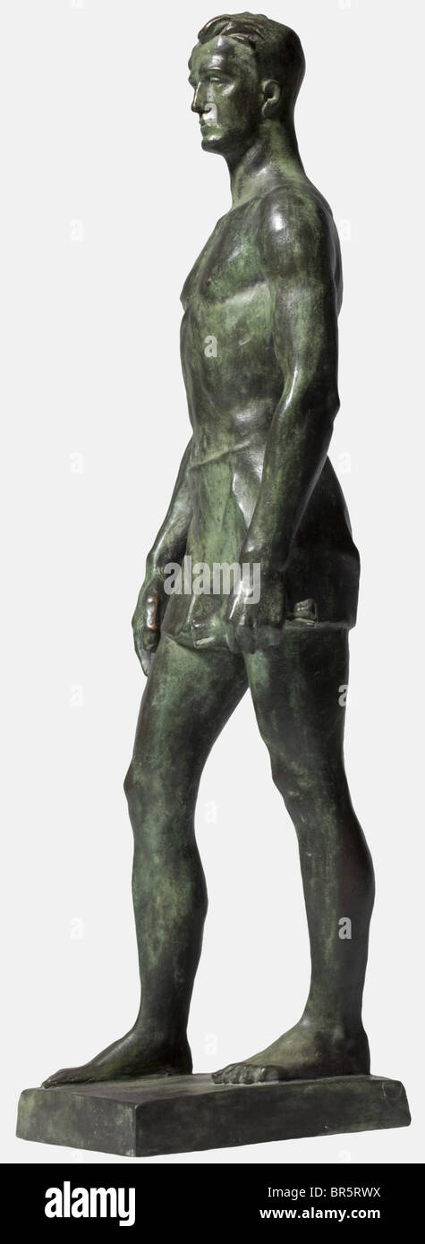 Franz Nagy (1888 - 1959), le Victor Bronze avec une patine noble vert foncé. Athlète expressivement modélisé, la base a signé 'Nagy'. Hauteur 39 cm. Version bronze très rare de la figure conçue pour l'usine de porcelaine d'Allach. Franz Nagy a été directeur général de la société depuis sa création en 1935 jusqu'à la fin de la guerre en 1945. Il a conçu un certain nombre de statuettes, figurines animales et candelabra. Historique, historique, peuple, années 1930, XXe siècle, beaux-arts, art, NS, national-socialisme, nazisme, Third Reich, allemand Reich, Allemagne, National socialiste, Naz, Banque D'Images