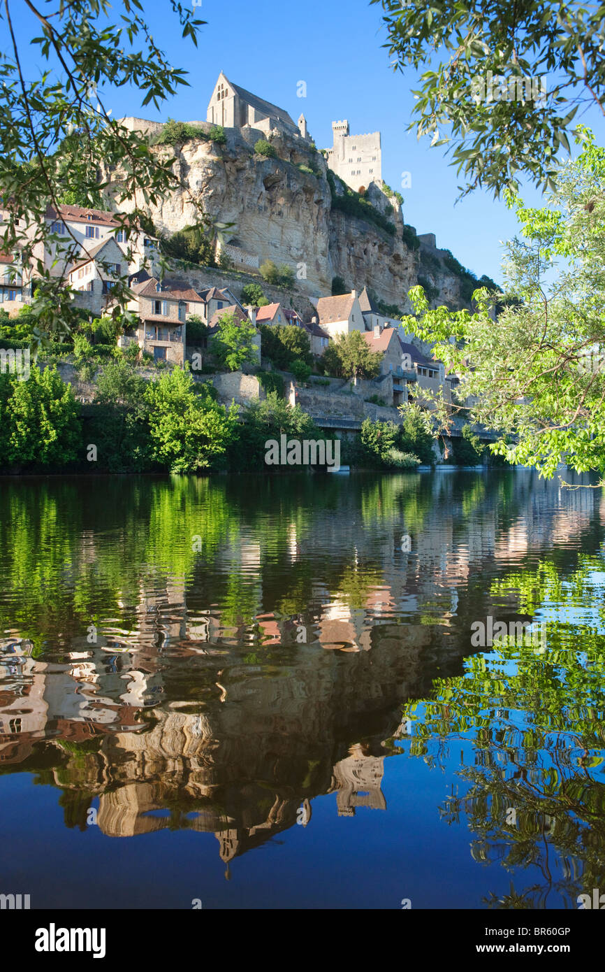 Château et la rivière Dordogne Beynac-et-Cazenac, Dordogne, France Banque D'Images