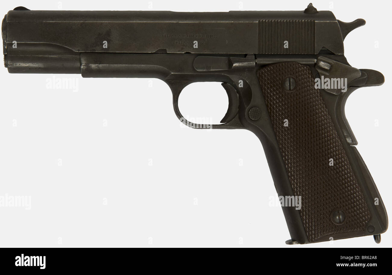 Pistolet semi-automatique U.S. ordonance Colt 1911 A1, calibre 45 A.C.P., numéro de série 908020 (1943). Fabriqué Par 'Ithaca Gun Co. Inc. Ithaca. N. Y.'. Avec son magazine et son bleuissement original. Historique, historique, 1910, 1930, XXe siècle, XXe siècle, arme à feu, arme à feu, arme à feu, armes à feu, armes à feu, armes, armes, objets, photos, coupures, coupures, coupures, coupures, coupures, coupures, coupures, coupures, coupures, Banque D'Images