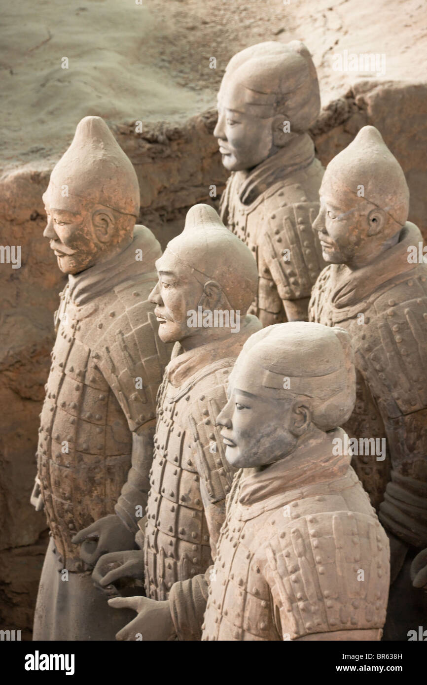 Les guerriers en terre cuite, la tombe de l'empereur Qin Shihuangdi, Xian, Shaanxi, Chine Banque D'Images