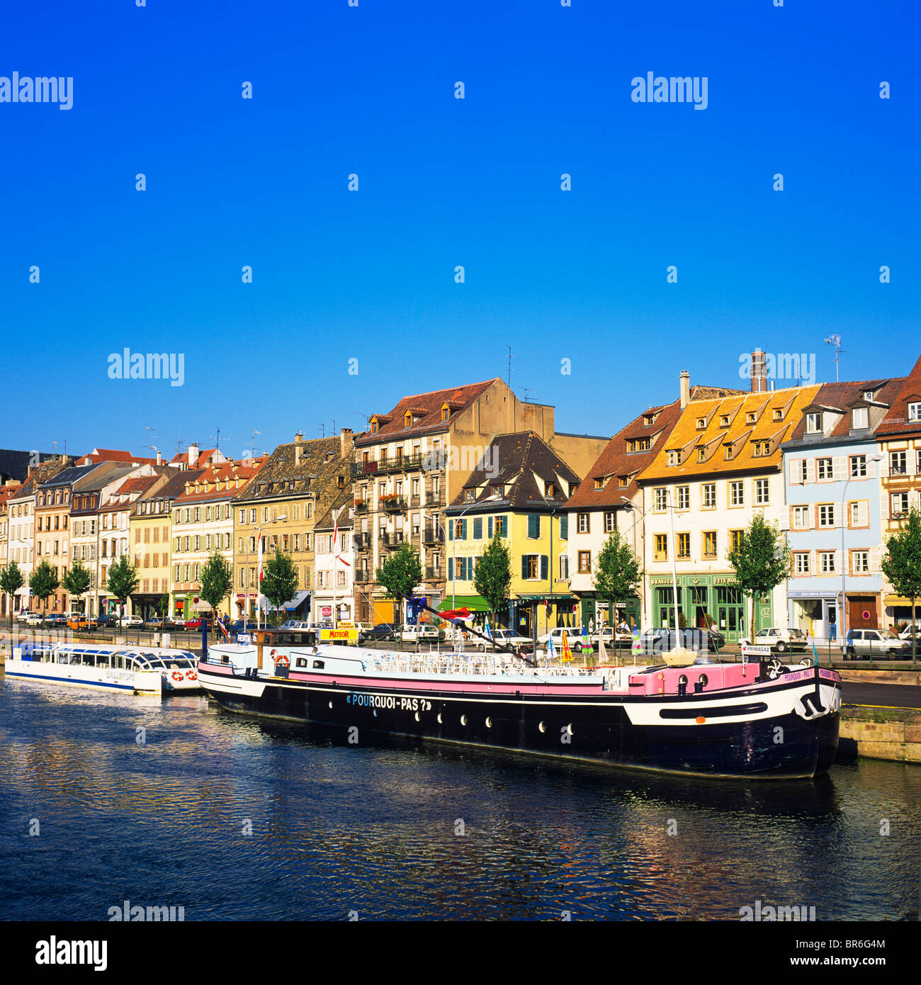 QUAI DES PECHEURS QUAY & BARGES STRASBOURG ALSACE FRANCE Banque D'Images