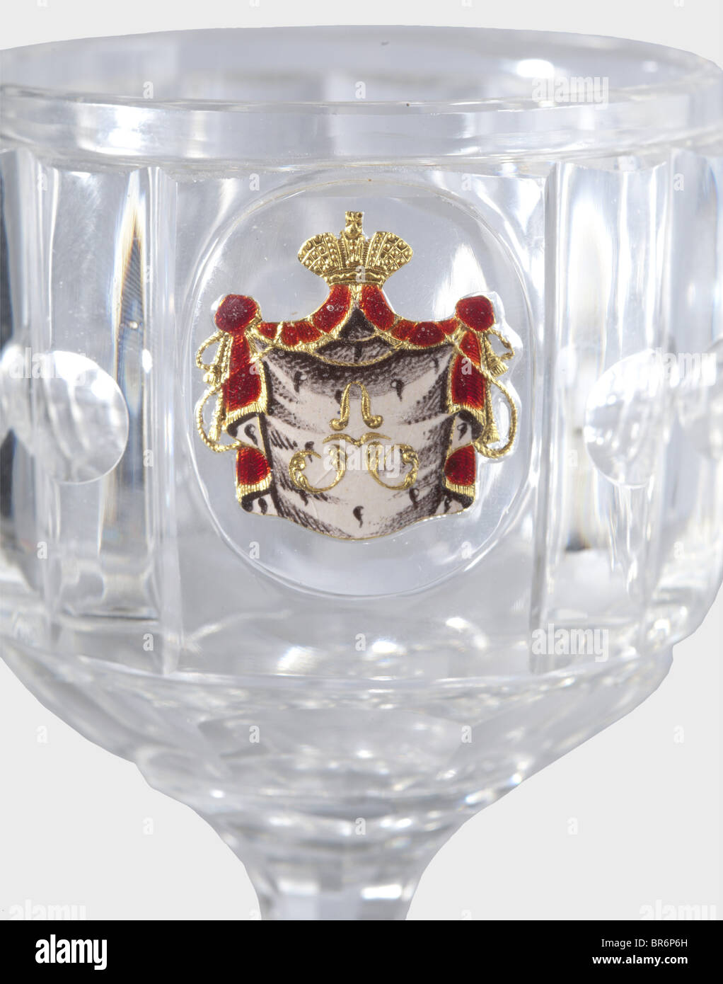 Vin de dessert, verre Verre Manufactury impériale de Russie  Saint-Pétersbourg, vers 1840 avec la Fédération de monogramme à l'avant en  laqué et peint à la main "Zwischengold" technique de verre, les lettres '