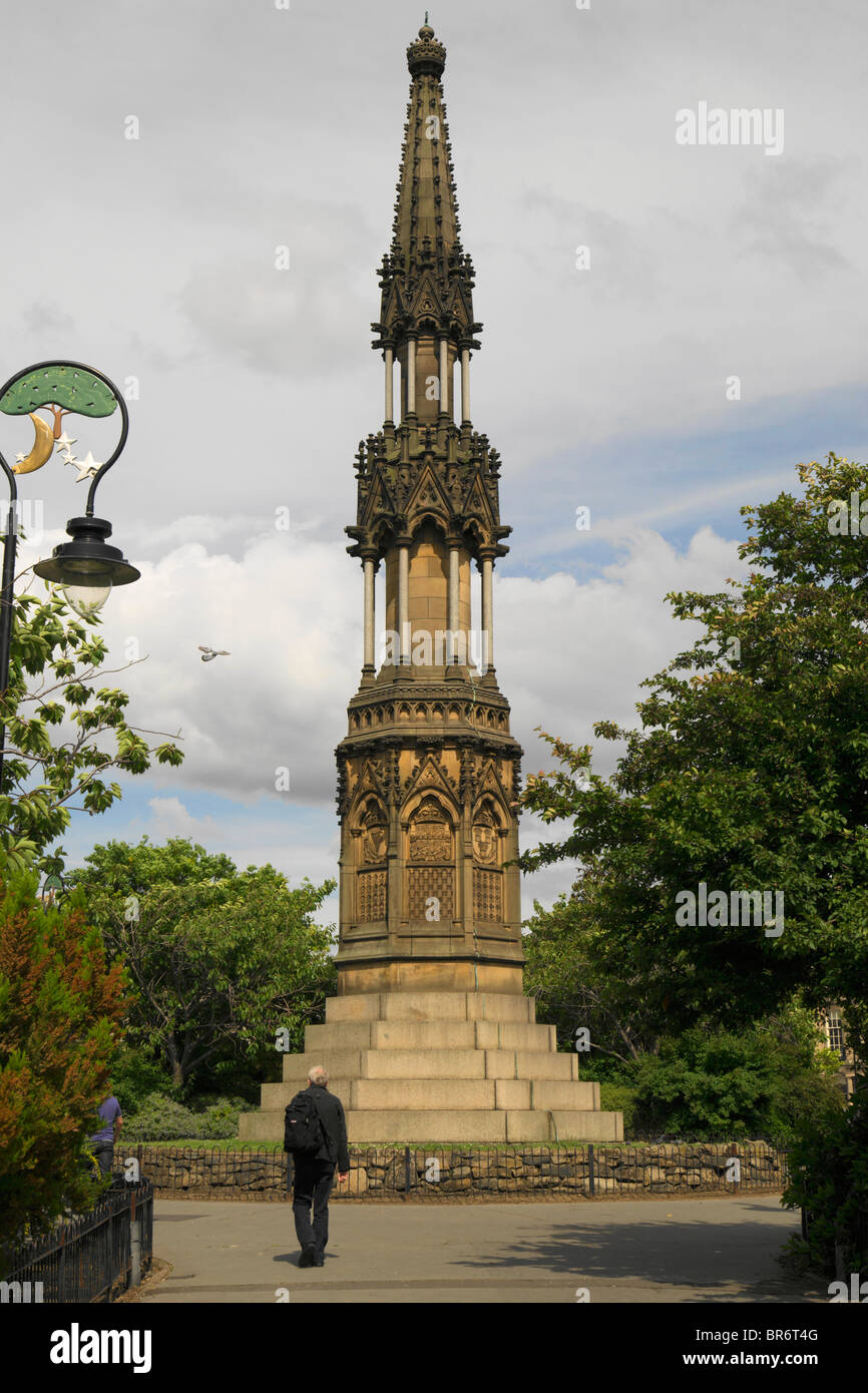 Hamilton Square et Birkenhead Hôtel de ville qui est maintenant le Musée de Wirral. Banque D'Images