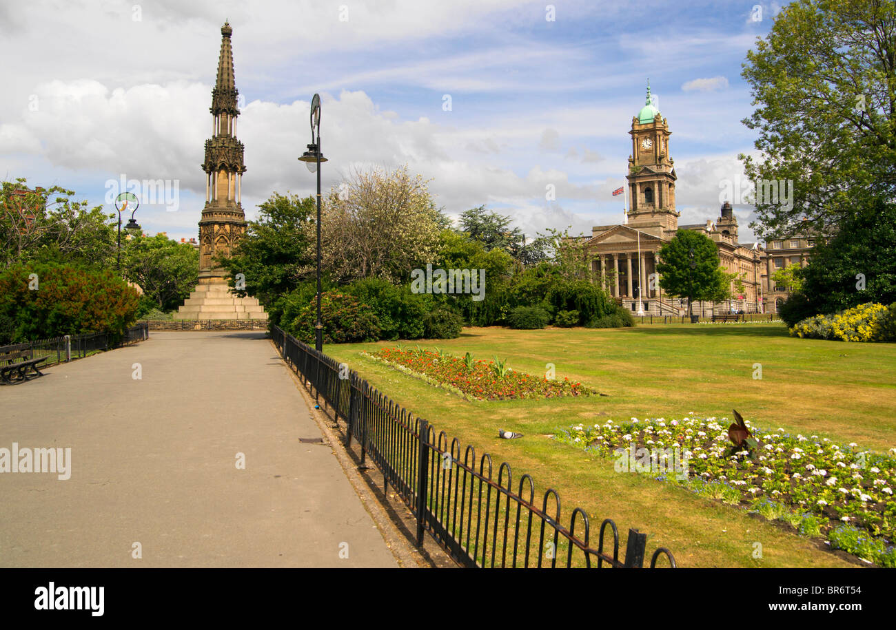 Hamilton Square et Birkenhead Hôtel de ville qui est maintenant le Musée de Wirral. Banque D'Images