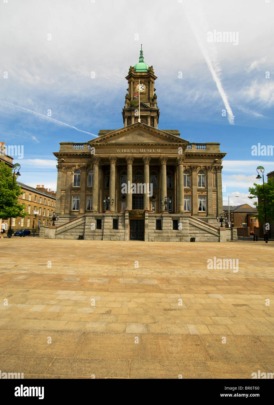 Hamilton Square et Birkenhead Hôtel de ville qui est maintenant le Musée de Wirral. Banque D'Images