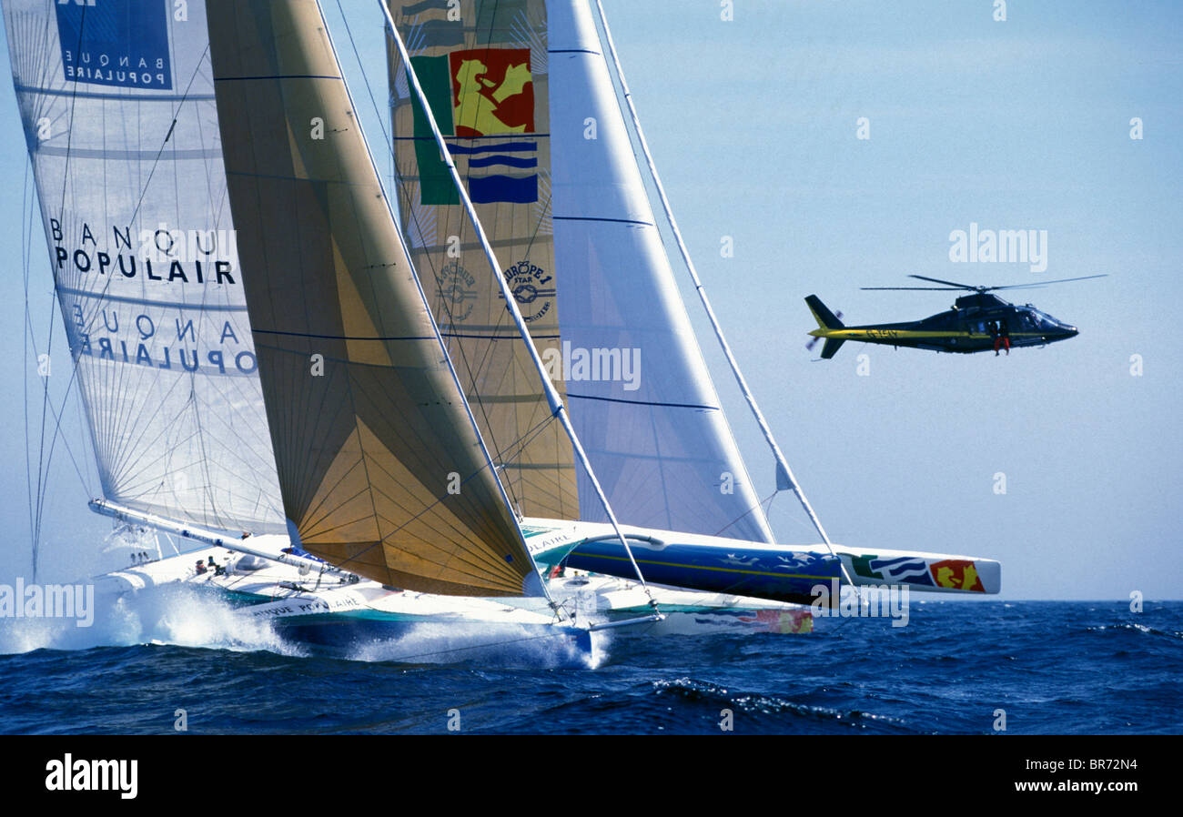 Banque Populaire et "Région Haute Normandie" course pour la meilleure position au début de la course en solitaire Europe 1 étoiles f Banque D'Images