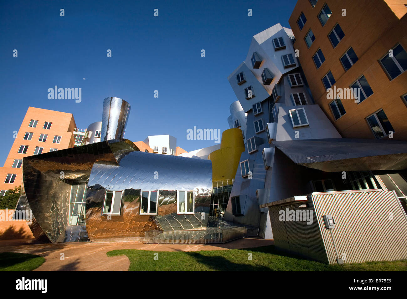 Le logiciel Stata center for Computer Sciences de l'information et du renseignement conçu par le célèbre architecte Frank O. Gehry au MIT en C Banque D'Images