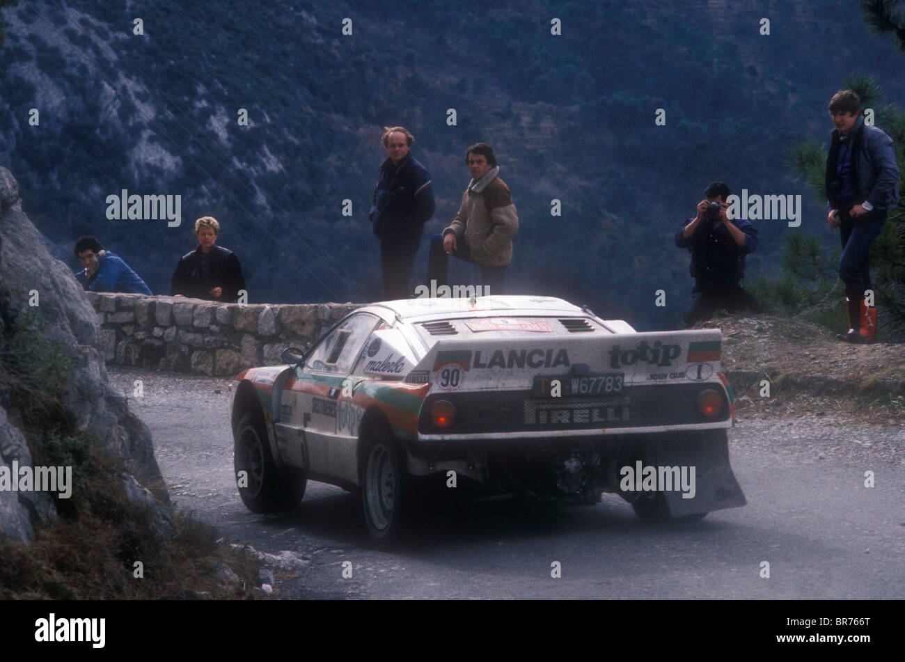 Lancia 037 Jolly club de voiture conduit par Massimo Biasion sur rallye de Monte Carlo 1985 Banque D'Images