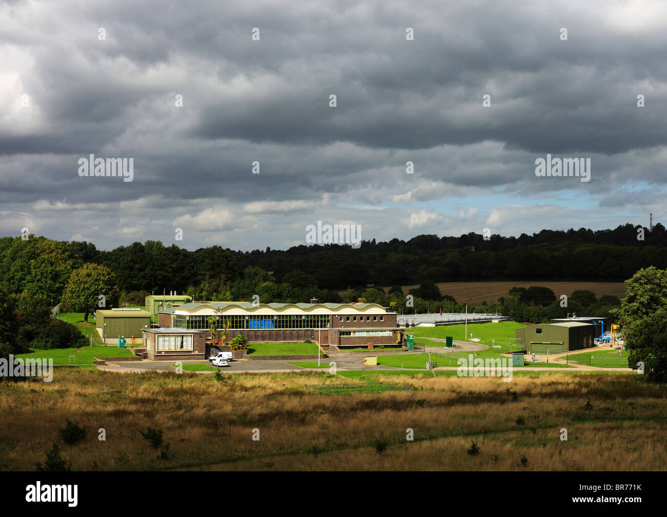 Le traitement de l'Eau Sud travaille à Weir Wood réservoir. Banque D'Images