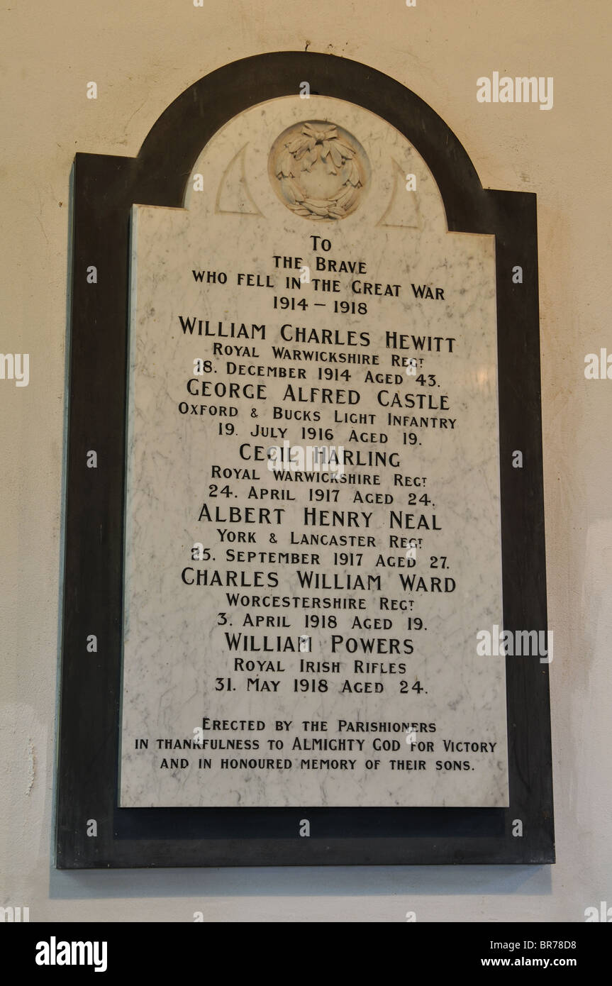 1914 - 1918 monument aux morts, Église Saint Jean-Baptiste, Wasperton, Warwickshire, England, UK Banque D'Images