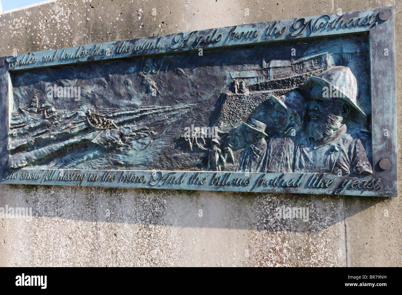 Une sculpture représentant le sauvetage de l'équipage du Ispolen par Henry Ramey Upcher Lifeboat à Sheringham en 1897 Banque D'Images