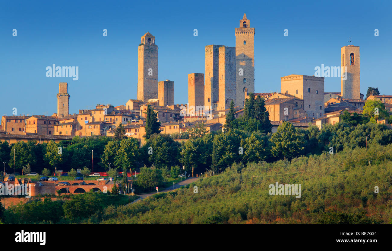 San Gimignano est une petite colline de la ville médiévale en Toscane, Italie Banque D'Images