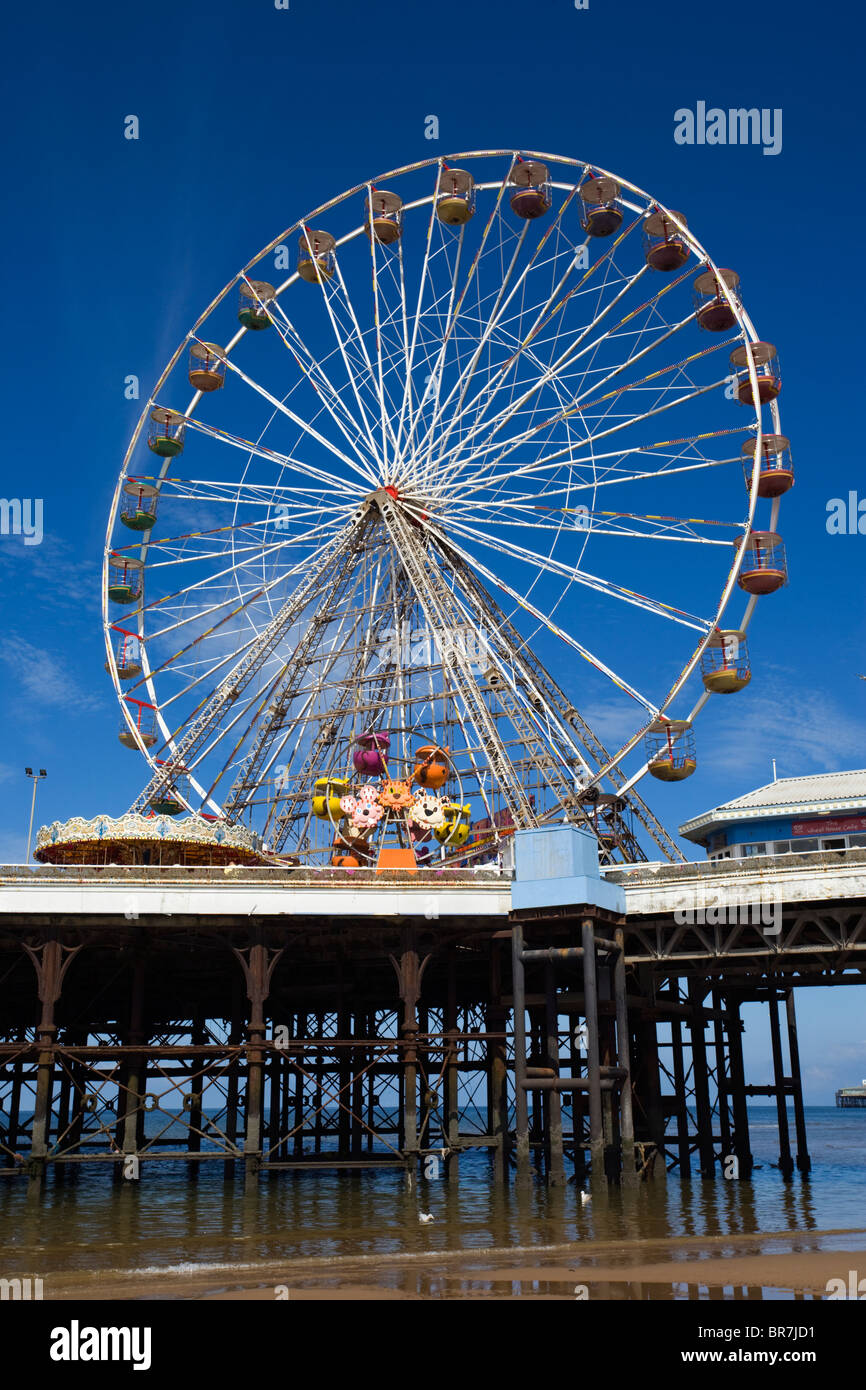 Grande et mini-roues sur Central Pier, Blackpool Banque D'Images