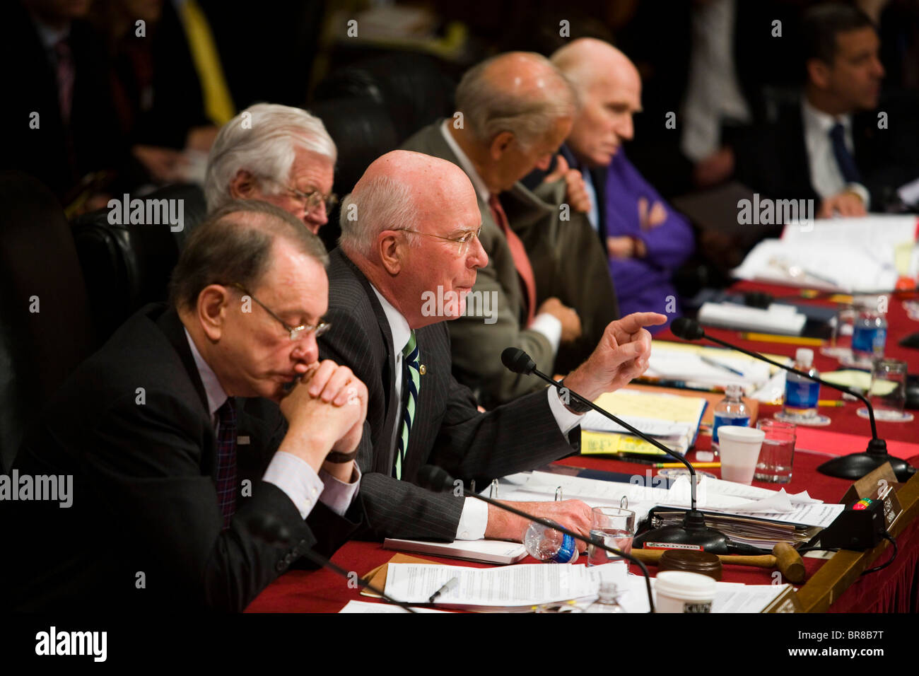 Alberto Gonzales témoigne devant le Comité judiciaire du Sénat à propos de la cuisson des procureurs américains Banque D'Images