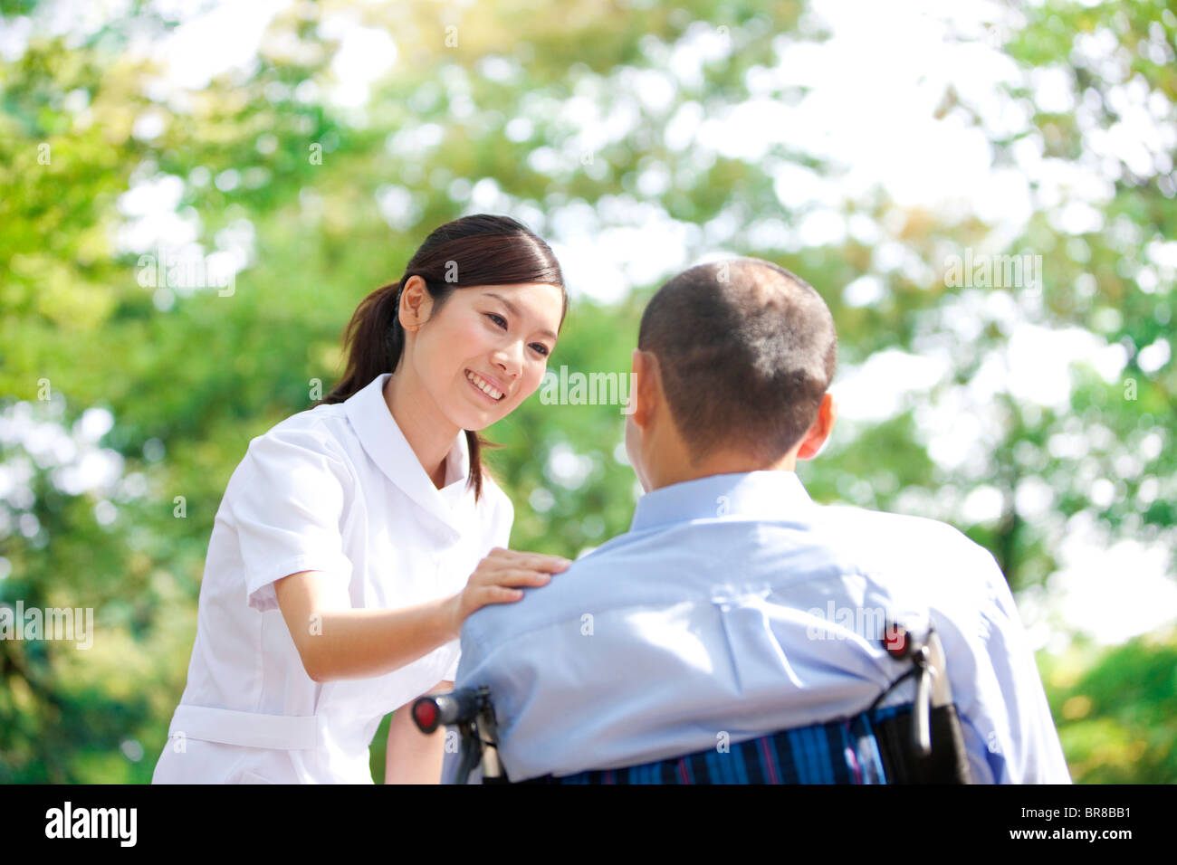 Figurine Infirmière En Métal BRUBAKER - Personnage Vis Et Écrous Fait Main