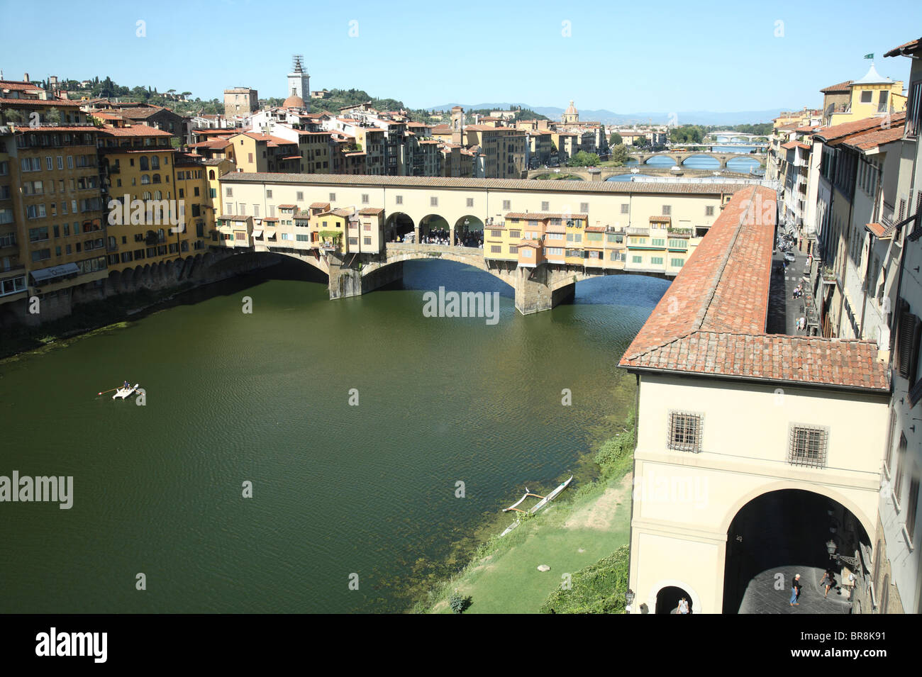 Le Ponte Vecchio et l'Arno, Florence, Italie Banque D'Images