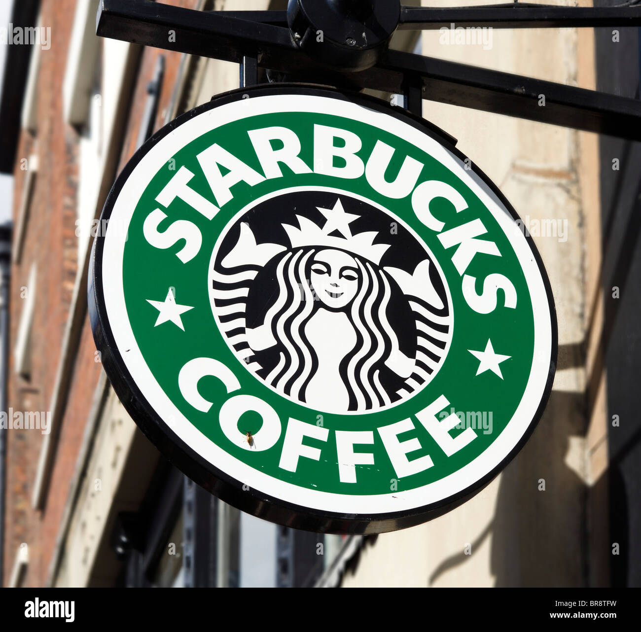 Café Starbucks dans le centre-ville de Chester, Cheshire, Angleterre, RU Banque D'Images