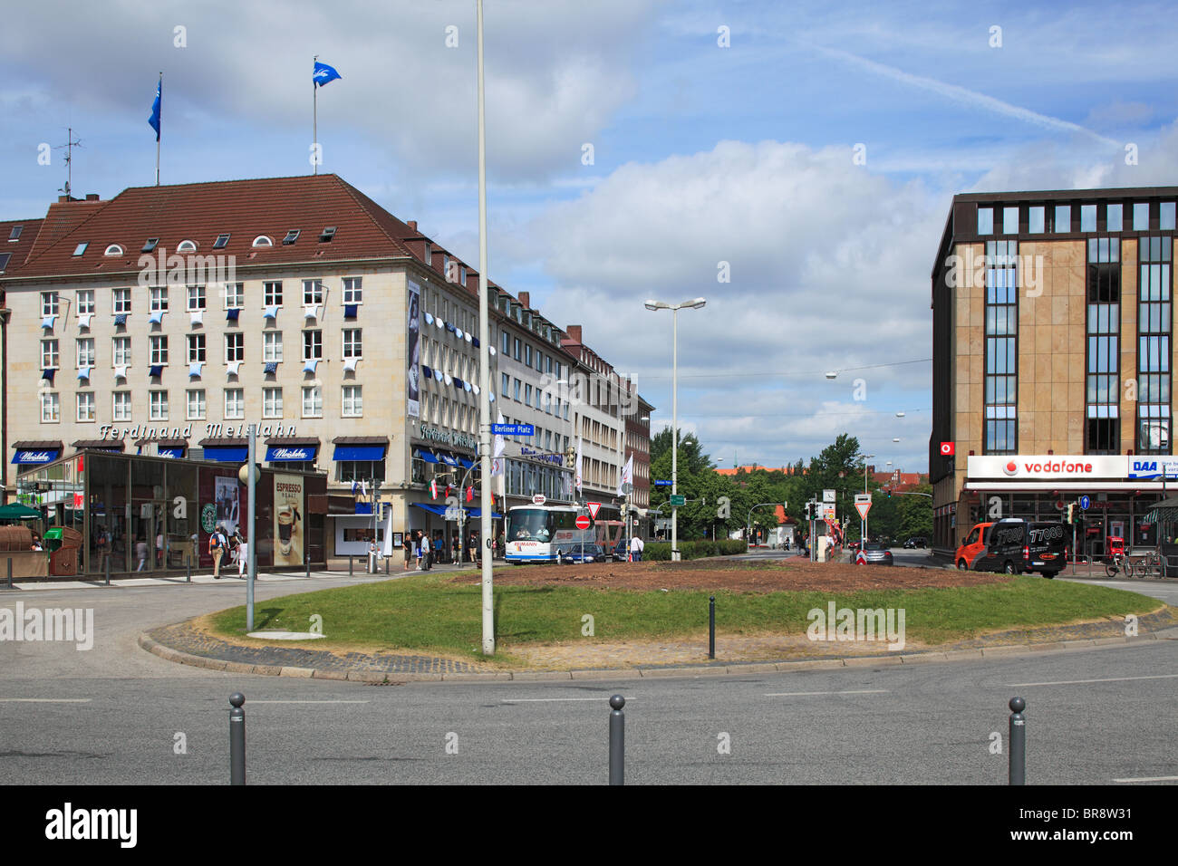 Berliner Platz mit Geschaeftshaeusern Warenhaeusern und à Kiel, Kieler Foerde, Ostsee, Schleswig-Holstein Banque D'Images