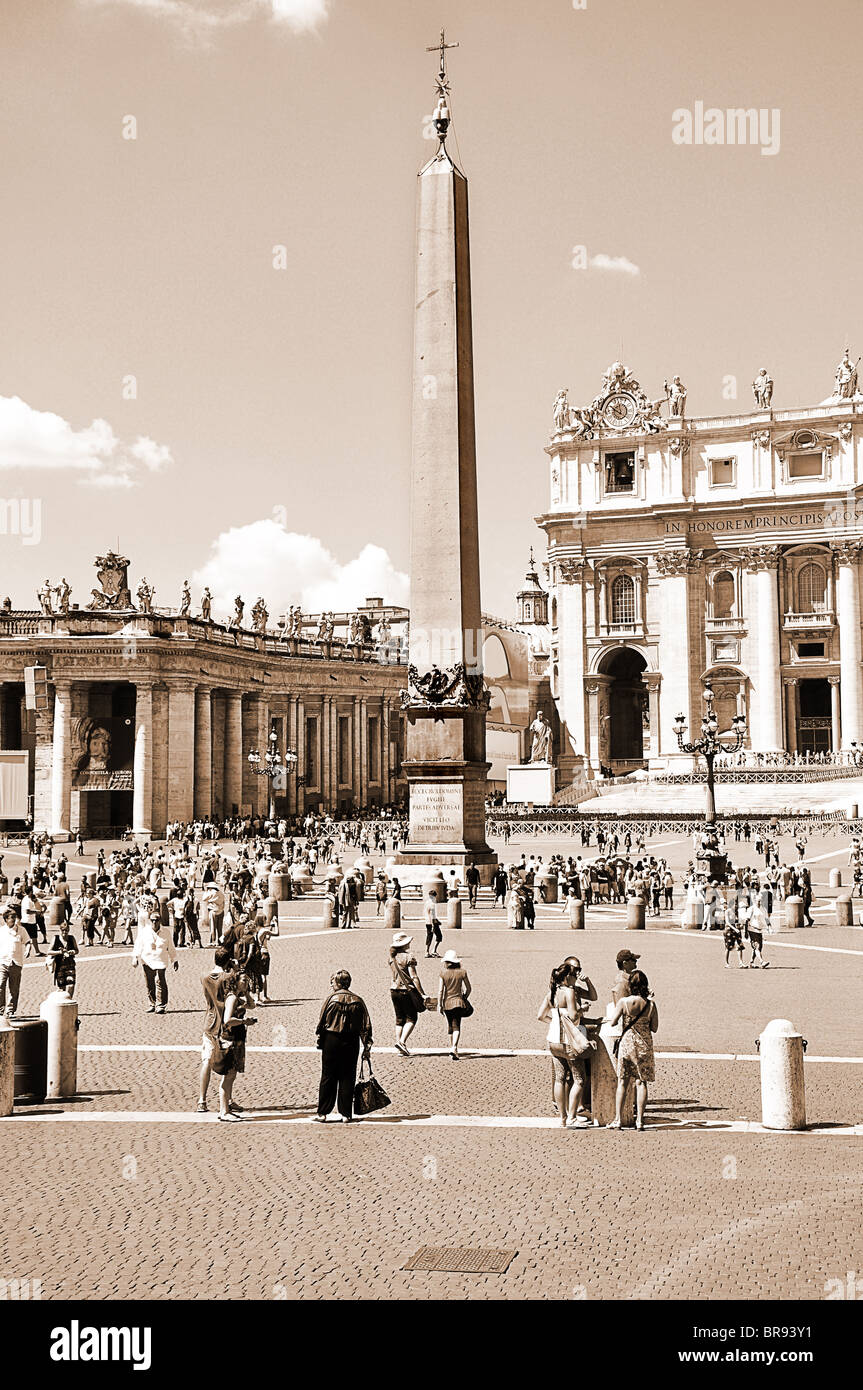 Voir d'obélisque égyptien à St Peters Square, Rome, Vatican Banque D'Images