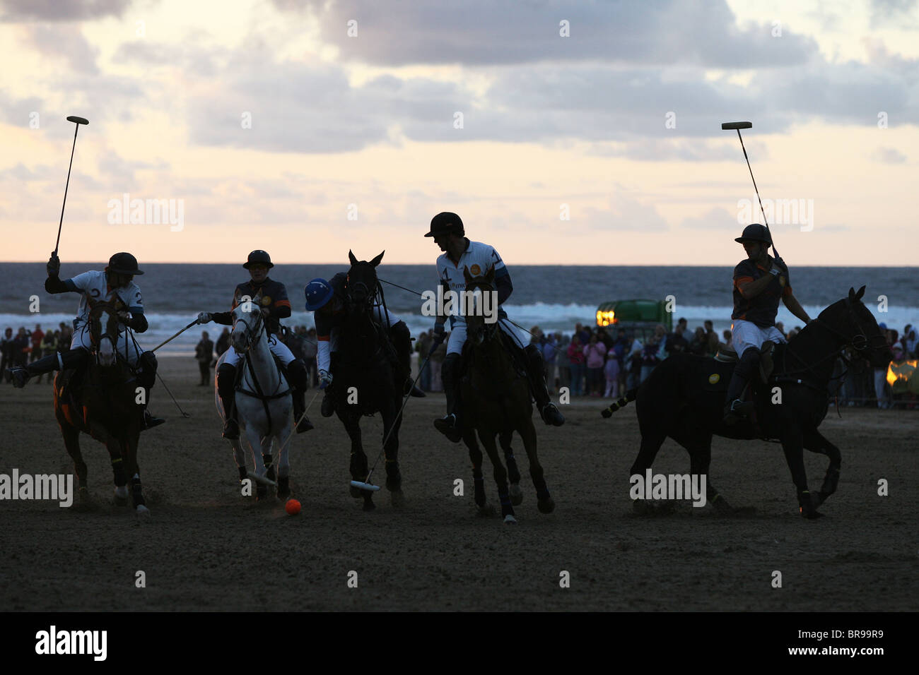 Veuve Clicquot - Polo sur la plage, baie de Watergate, Cornwall. Le 16 septembre 2010. Banque D'Images